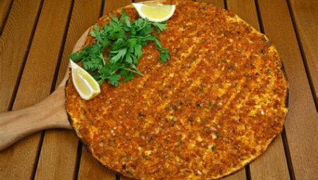 Urfa’da En İyi Lahmacun Nerede Yenir?